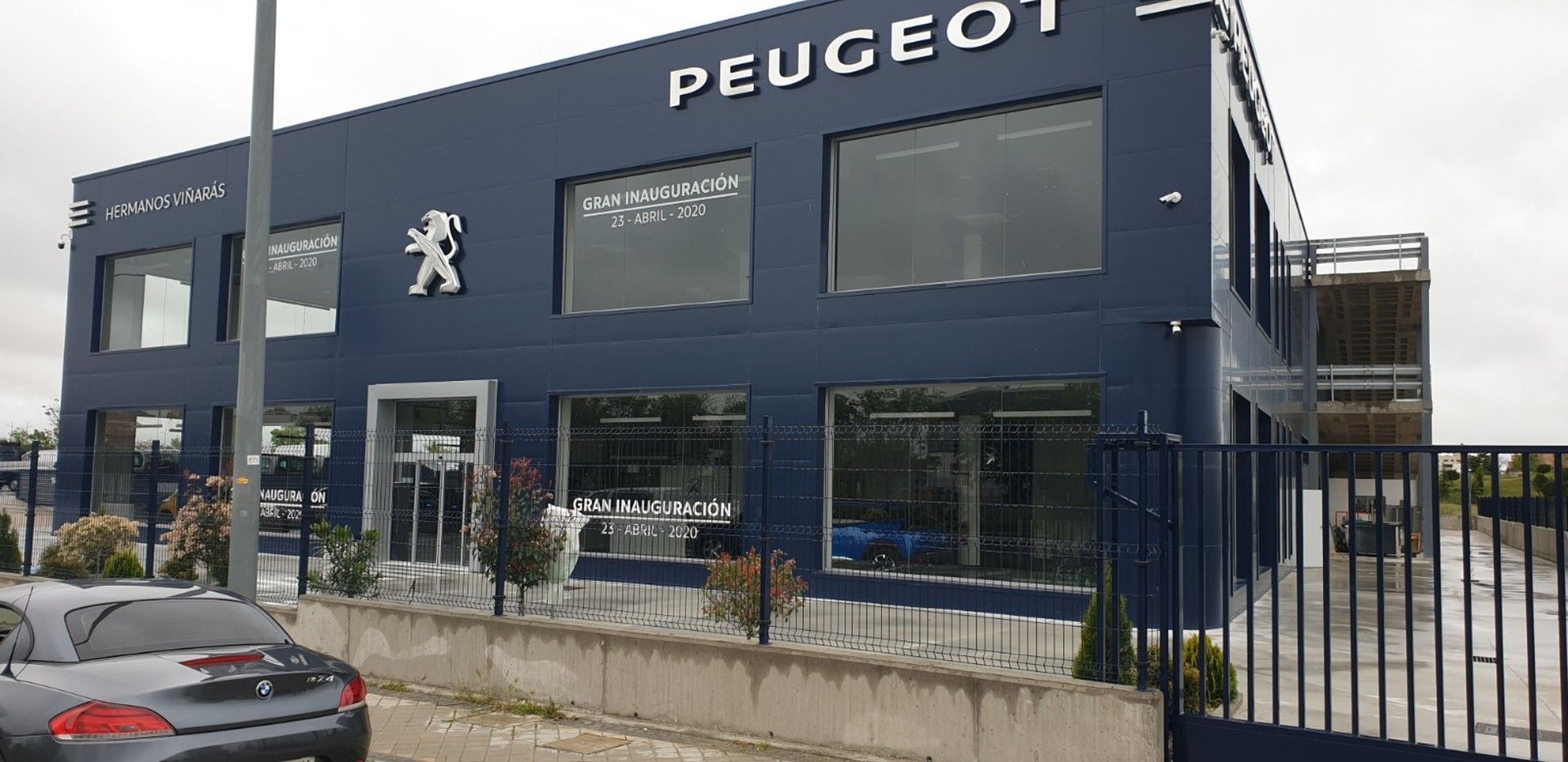 Proyecto de concesionario Peugeot en Móstoles