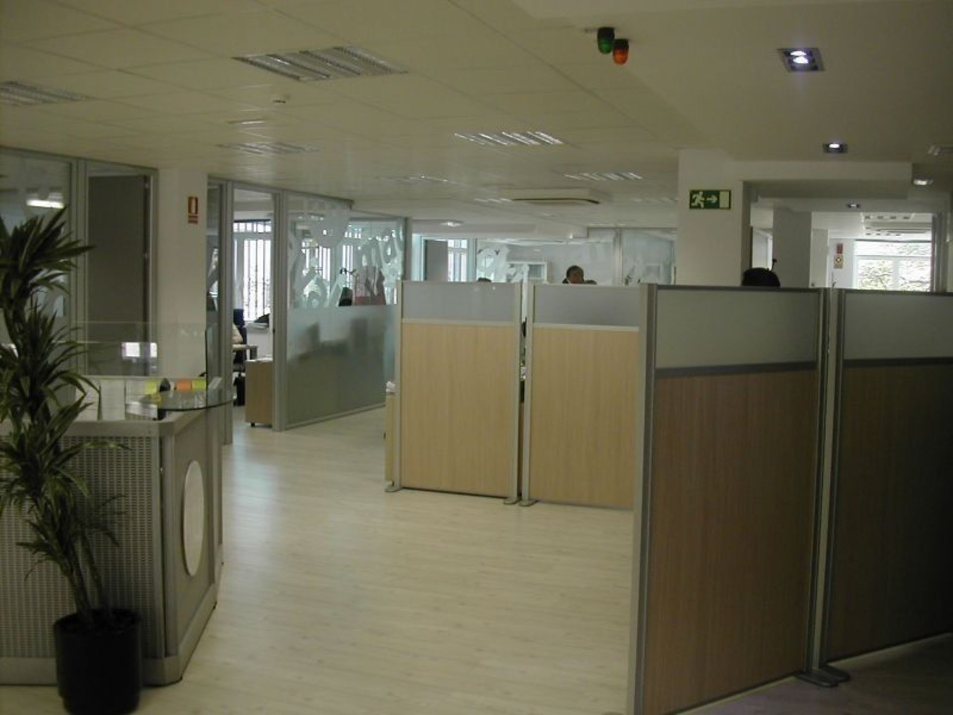 Reforma y actividad de oficinas de Aval Madrid