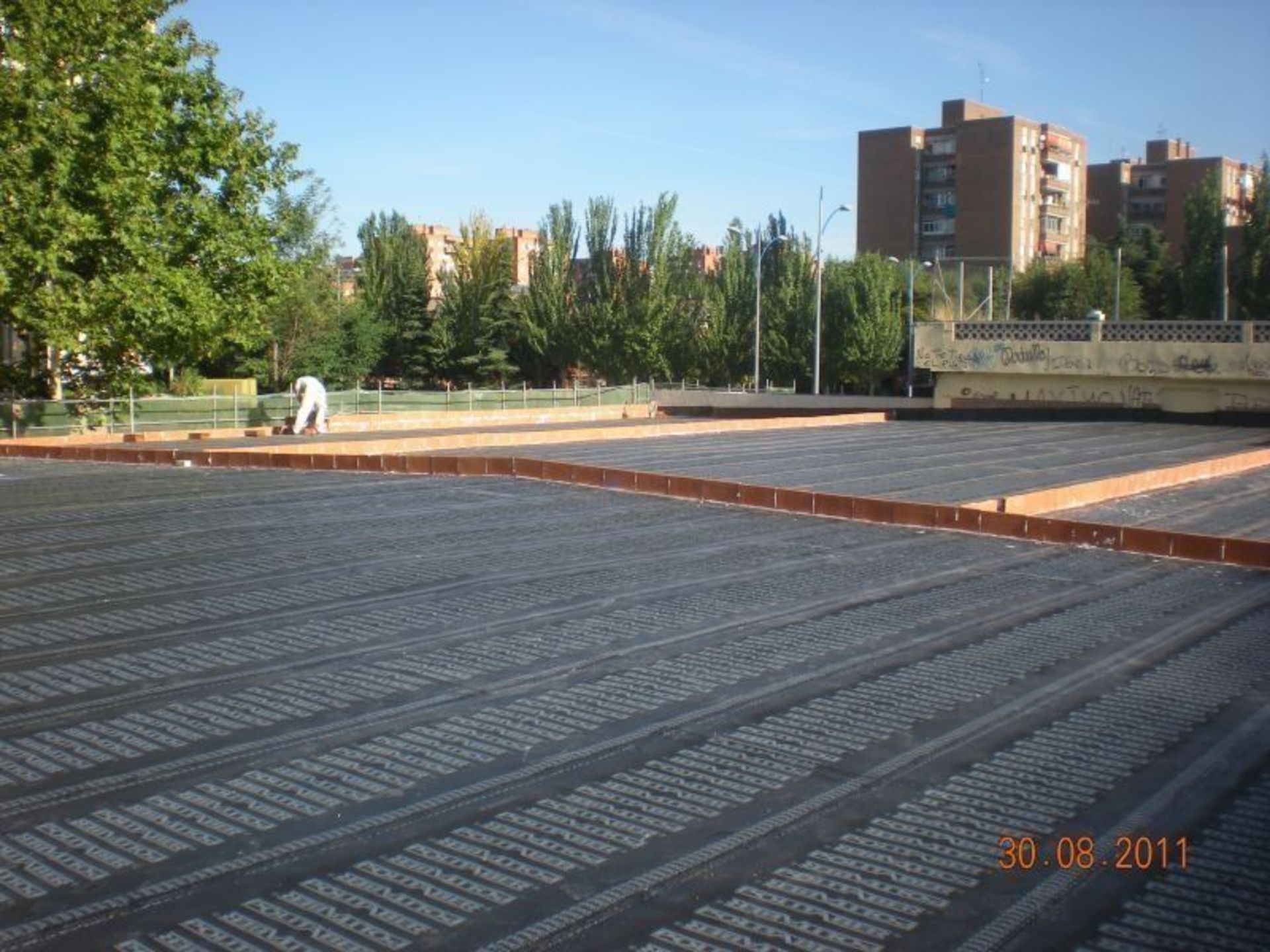 Proyecto de rehabilitacion de plaza pública asociada a cubierta aparcamiento